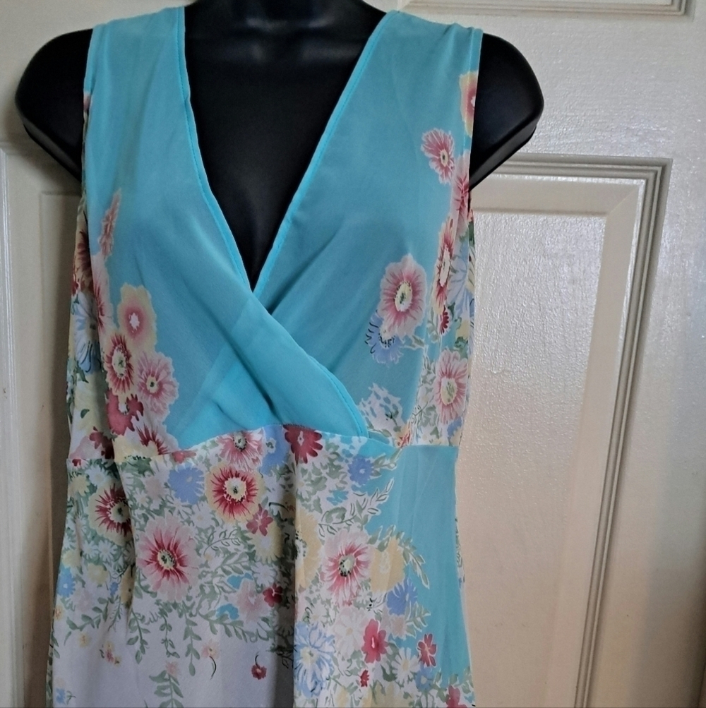 Cloz's floral sheer tank top size medium